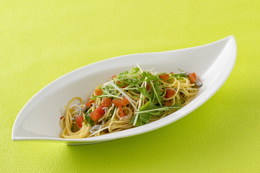 しらすとトマトと水菜のペペロンチーノ