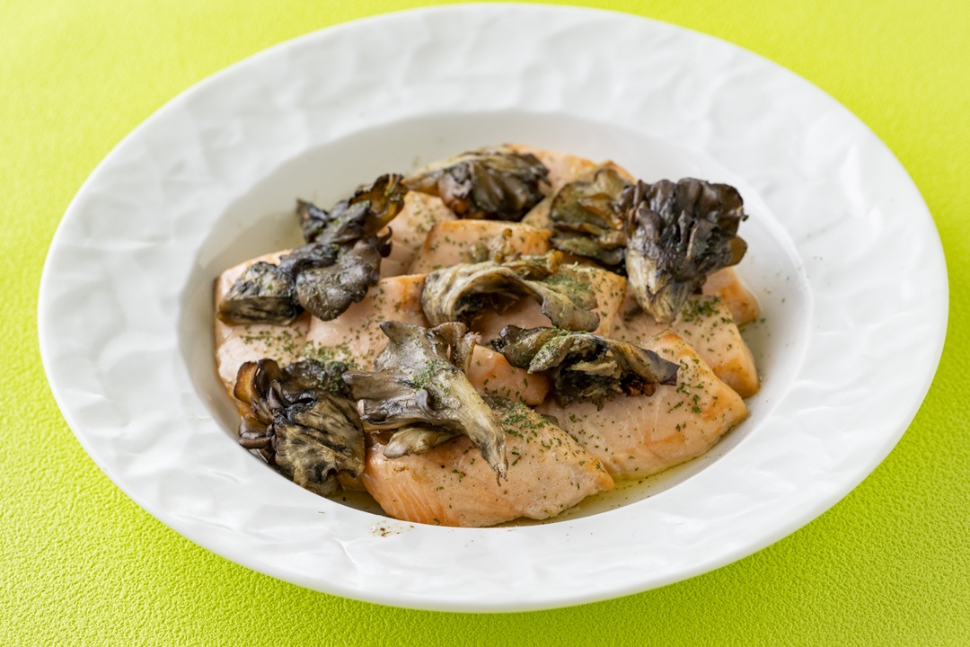 サーモンムニエル遠州黒舞茸のレモンバターソース