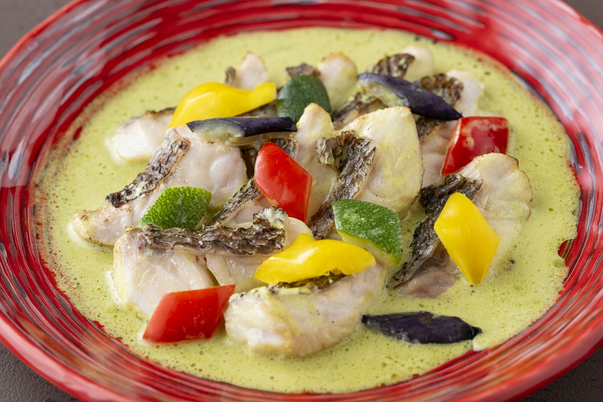 白身魚のグリーンカレーソース